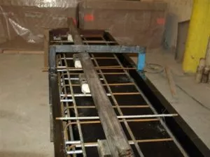 reinforcing precast concrete forms
