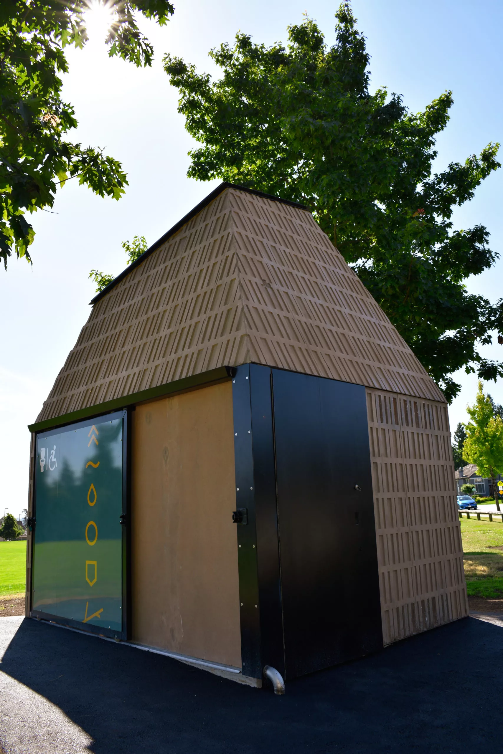 Precast concrete park washroom building