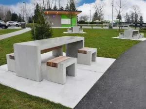 Coquitlam bench and table