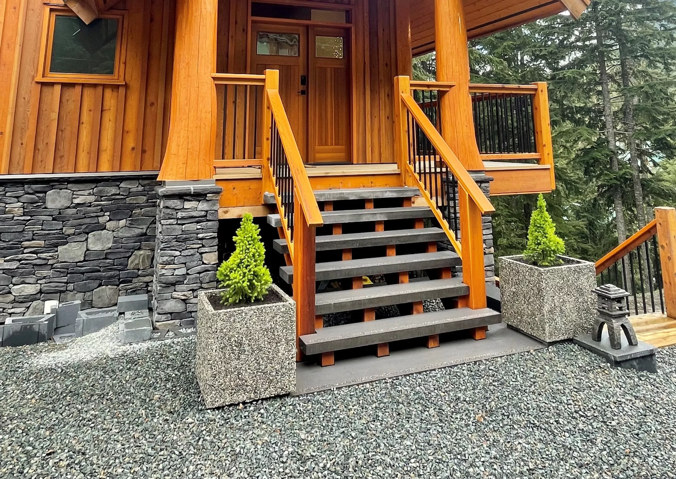 Precast concrete stair treads