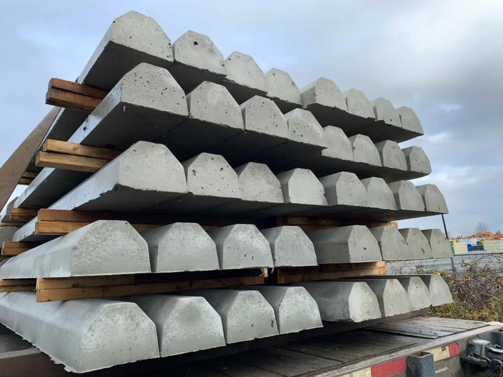 Parking Curbs for Parkades and Parking Facilities: What Contractors and Specifiers Need to Know