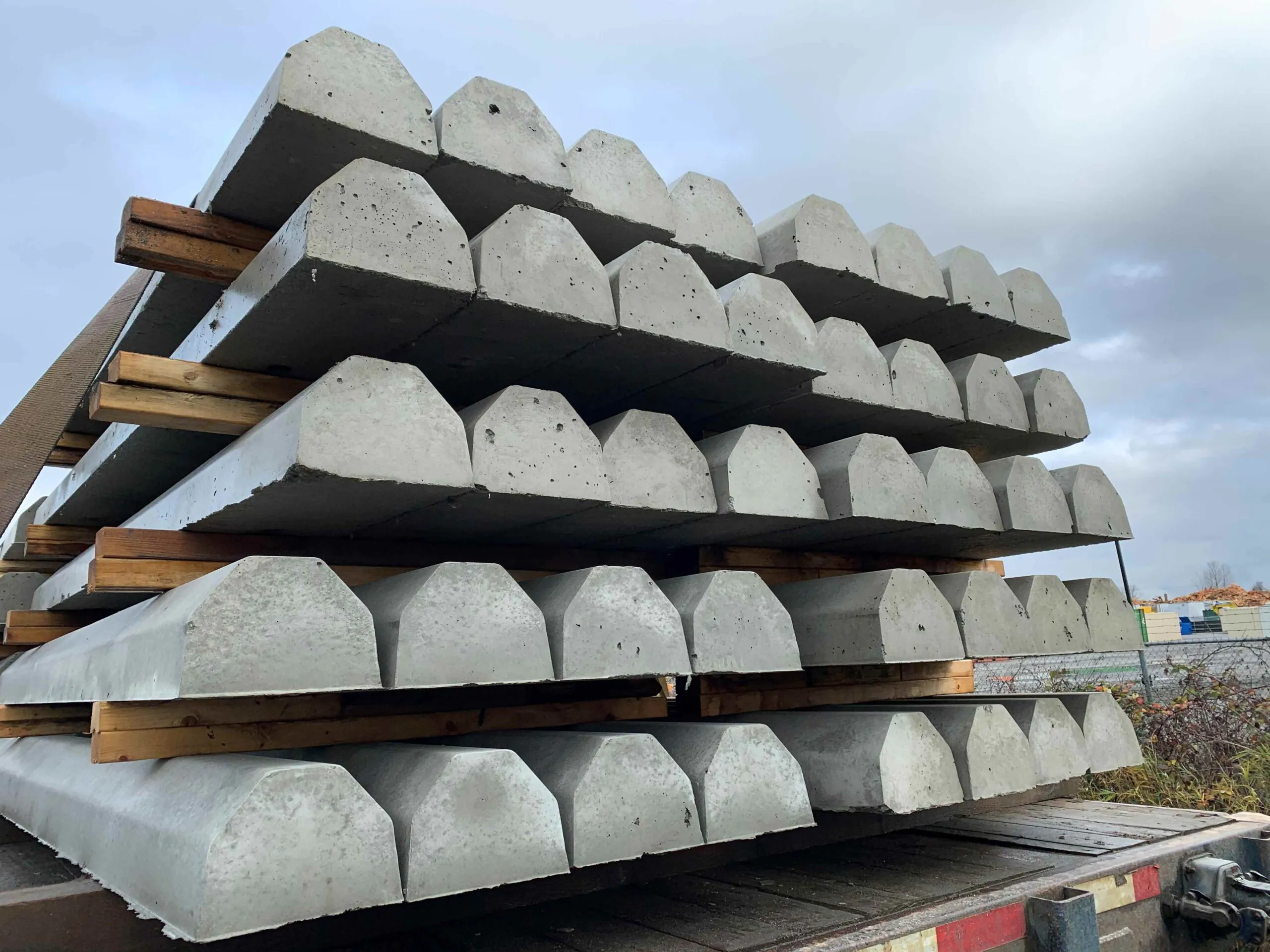 Parking Curbs for Parkades and Parking Facilities: What Contractors and Specifiers Need to Know